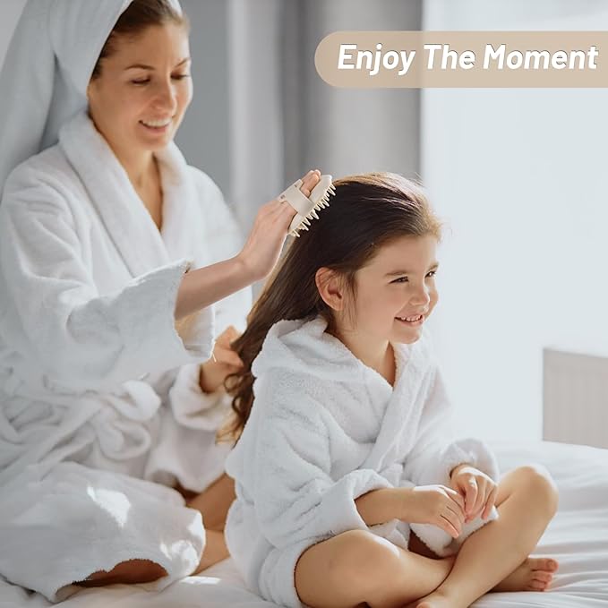 Scalp Massager Hair Growth, Scalp Scrubber Wiht Silicone Bristles, Head Massager Scalp, Wet Dry Hair Care Scalp Scrub for Women Man (White)