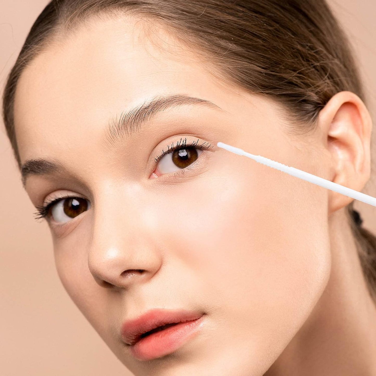 200PCS Micro Applicators Brushes Mini Cotton Swabs Remove Grafted Eyelash Glue Dedicated Brush Disposable Microswabs for Eyelash Extensions Make up and Lash Clean and Personal Care (White 1)