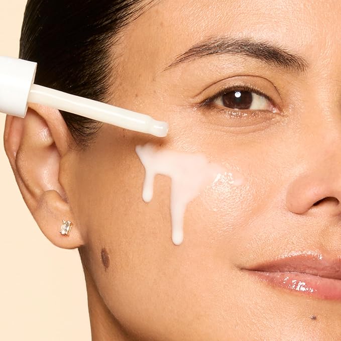 Honest Beauty Hydrogel Deep Hydration Hyaluronic Acid Serum, Moisturizes Plumps, Hypoallergenic, Fragrance-Free, Vegan, Gentle for Sensitive Skin, 1 fl oz